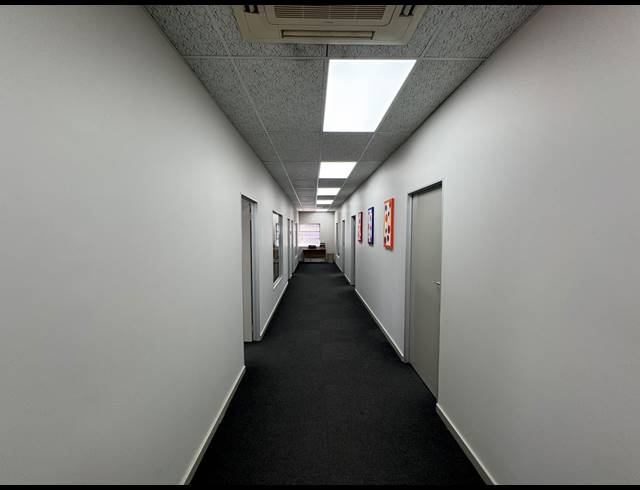 1,600M² WAREHOUSE TO LET IN SPARTAN